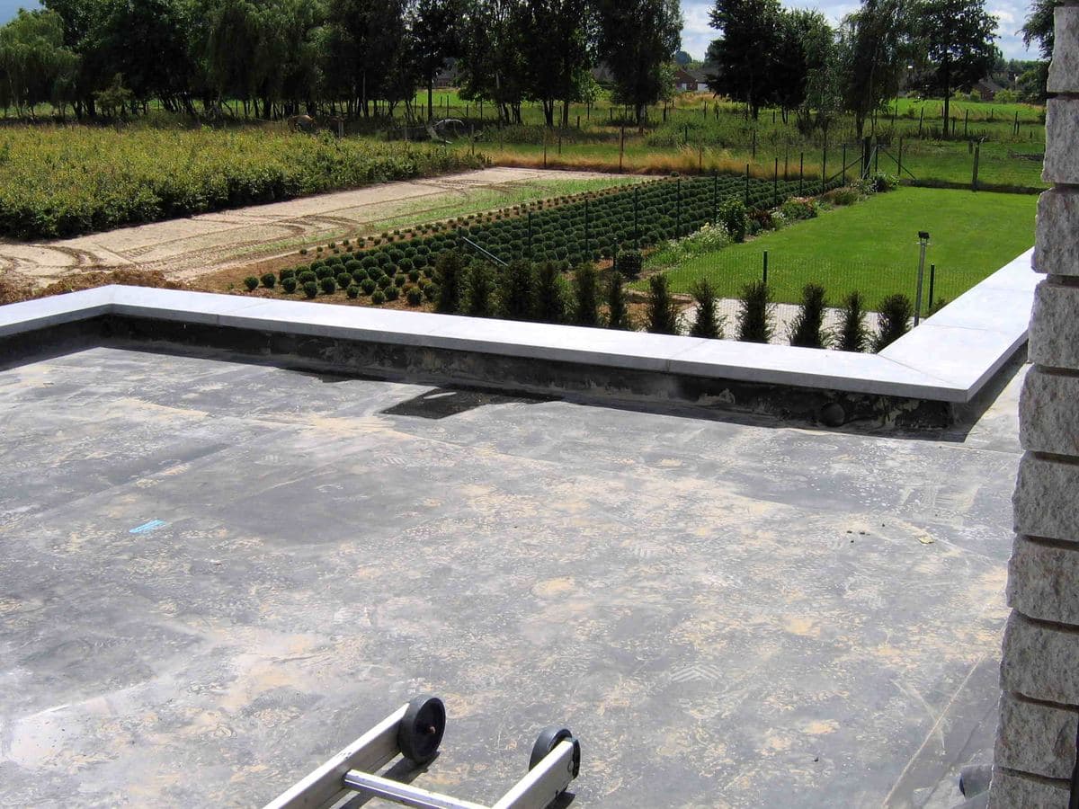 Cubierta plana terminada con lámina impermeabilizante de caucho EPDM